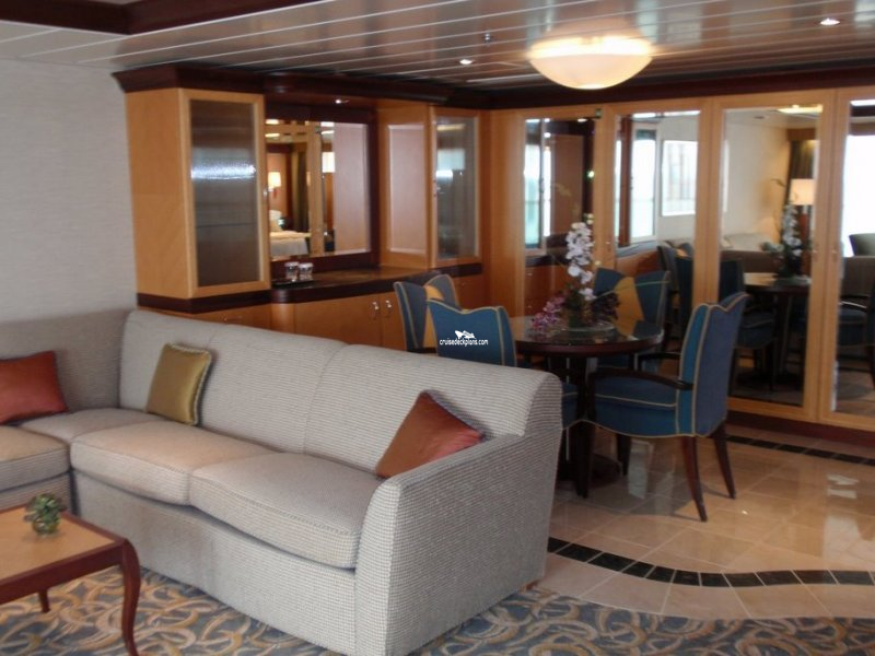 Independence Of The Seas Owners Suite