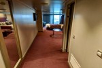 Suite with Whirlpool Bath Stateroom Picture