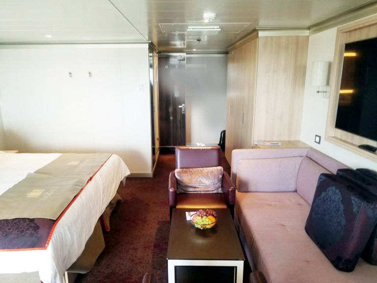 Nieuw Amsterdam Neptune Suite Stateroom Info