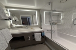 Deluxe-Oceanview Stateroom Cabin 7000. Picture