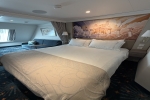 Deluxe-Oceanview Stateroom Cabin 7000. Picture