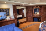 YC-Deluxe Cabin Picture