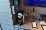 Yacht-Deluxe Stateroom Cabin 18014. Picture