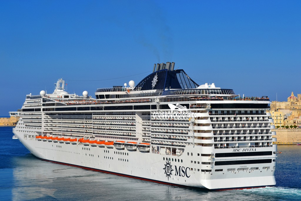 msc divina cruise ship location