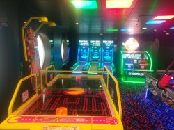 Symphony of the Seas Video Arcade picture