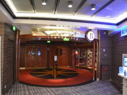 Independence of the Seas Studio B picture