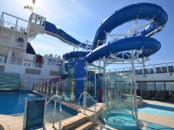 Norwegian Bliss Pool picture