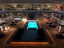 Norwegian Bliss Haven Courtyard picture