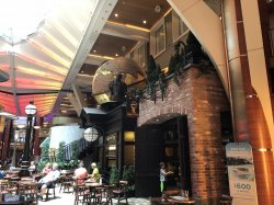 Oasis of the Seas Globe & Atlas Pub picture