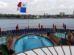 Carnival Horizon Havana Pool picture