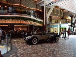 Oasis of the Seas Cafe Promenade picture