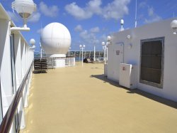 Norwegian Gem Sun Deck picture