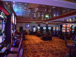 Norwegian Pearl Pearl Club Casino picture Uploaded in 2019 Photo courtesy of Cindy Miller. Norwegian Pearl Pearl Club Casino picture