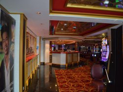 Norwegian Pearl Pearl Club Casino picture Uploaded in 2019 Photo courtesy of Cindy Miller. Norwegian Pearl Pearl Club Casino picture