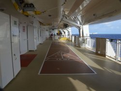 Norwegian Pearl Promenade Deck picture