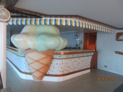 Scoops Bar picture Scoops Bar picture