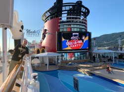 Disney Wonder Sun Deck picture