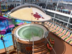 Symphony of the Seas Splashaway Bay picture