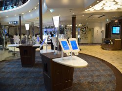 Symphony of the Seas Royal iQ station picture