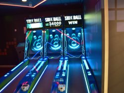 Symphony of the Seas Playmakers Bar picture