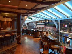 Symphony of the Seas Schooner Bar picture