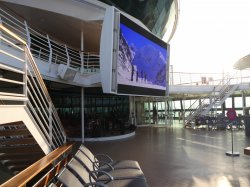Jewel of the Seas Main Pool picture
