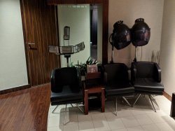 Queen Mary 2 Beauty Salon picture