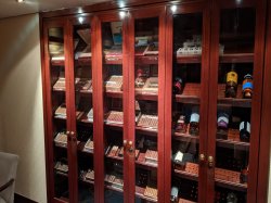 Queen Mary 2 Churchills Cigar Lounge picture