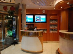 Freedom of the Seas Guest Services picture