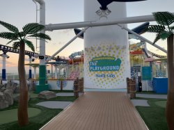 Carnival Mardi Gras Mini Golf picture