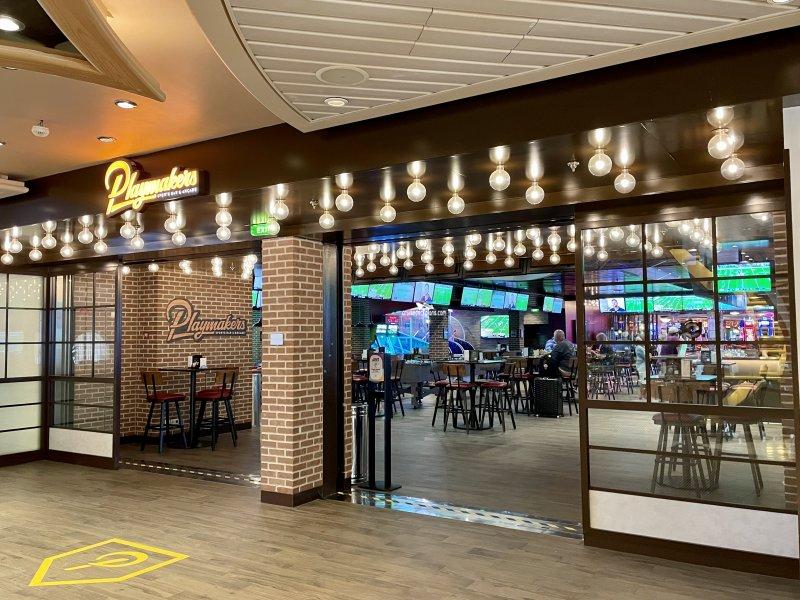 Freedom of the Seas Playmakers Bar Pictures