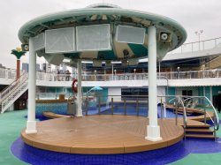 Norwegian Gem Tahitian Pool picture