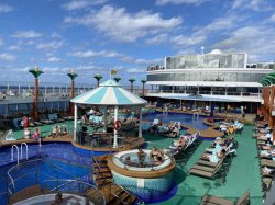 Norwegian Gem Tahitian Pool picture