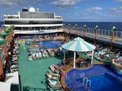 Norwegian Gem Tahitian Pool picture