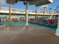 Norwegian Gem Tahitian Pool picture