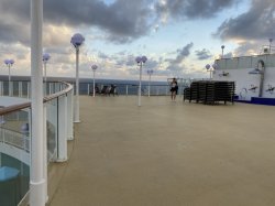 Norwegian Gem Sun Deck picture