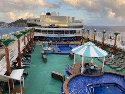 Norwegian Gem Tahitian Pool picture