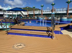 Norwegian Gem Tahitian Pool picture