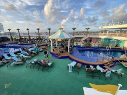 Norwegian Gem Tahitian Pool picture