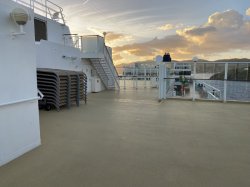 Norwegian Gem Sun Deck picture