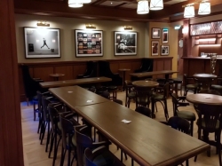 Wonder of the Seas English Pub picture