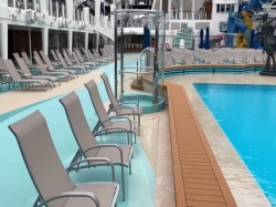 Norwegian Encore Pool picture