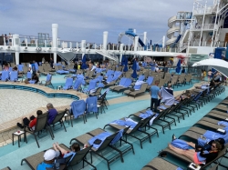 Norwegian Bliss Pool picture