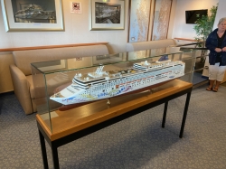 Norwegian Pearl Bridge Viewing Room picture