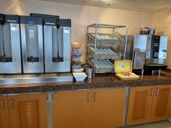 Norwegian Pearl Garden Cafe picture