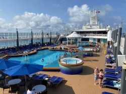 Norwegian Pearl Tahitian Pool picture