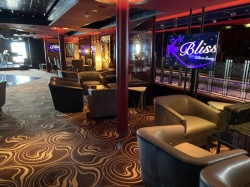 Norwegian Pearl Bliss Ultra Lounge picture