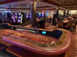 Norwegian Pearl Pearl Club Casino picture Uploaded in 2022 Photo courtesy of Steve Millay. Norwegian Pearl Pearl Club Casino picture