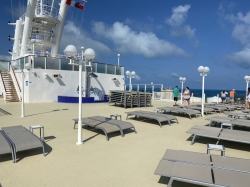 Norwegian Pearl Sun Deck picture