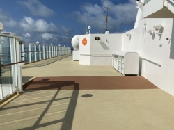 Norwegian Pearl Sun Deck picture